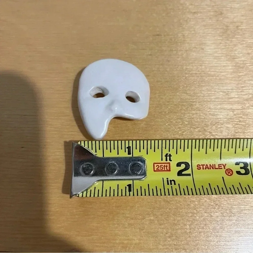 Handmade Phantom of the Opera Brooch Pin White - Picture 6 of 6